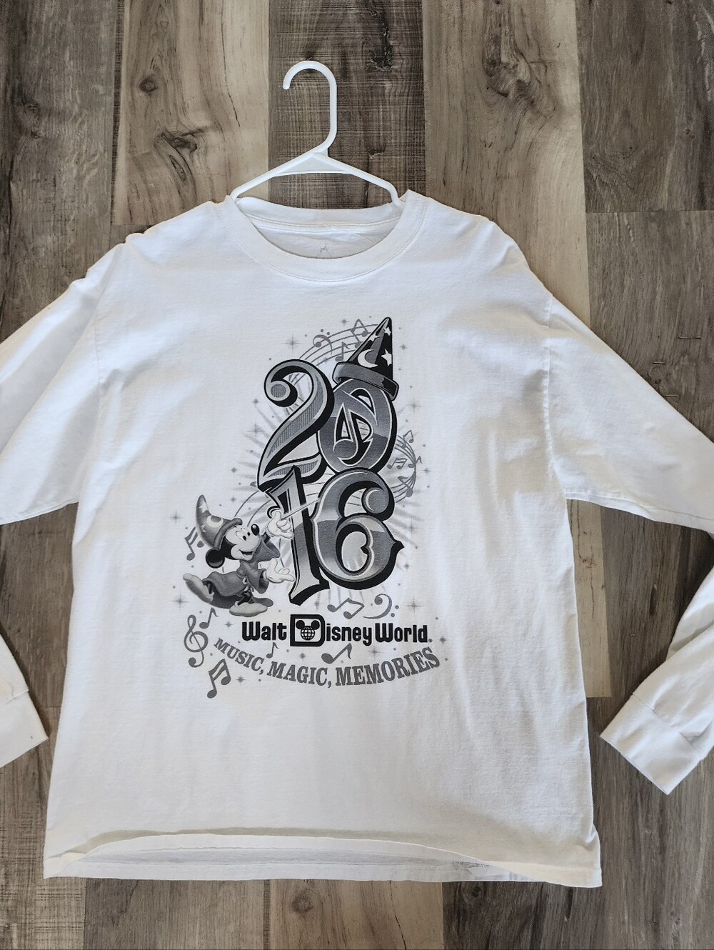 Disney White Kids Long-Sleeve 2016 Mickey Graphic Tee